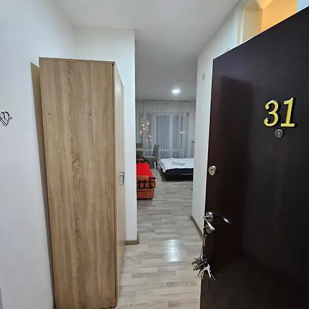 Suit 31 *